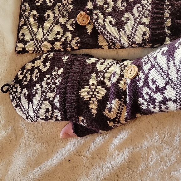 Muk Luks Mixed Flip Mittens - Picture 9 of 10